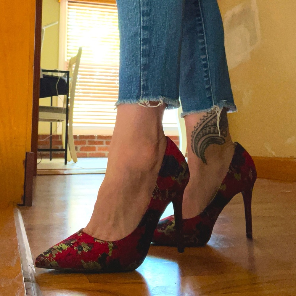 Penny loves Kenny heels